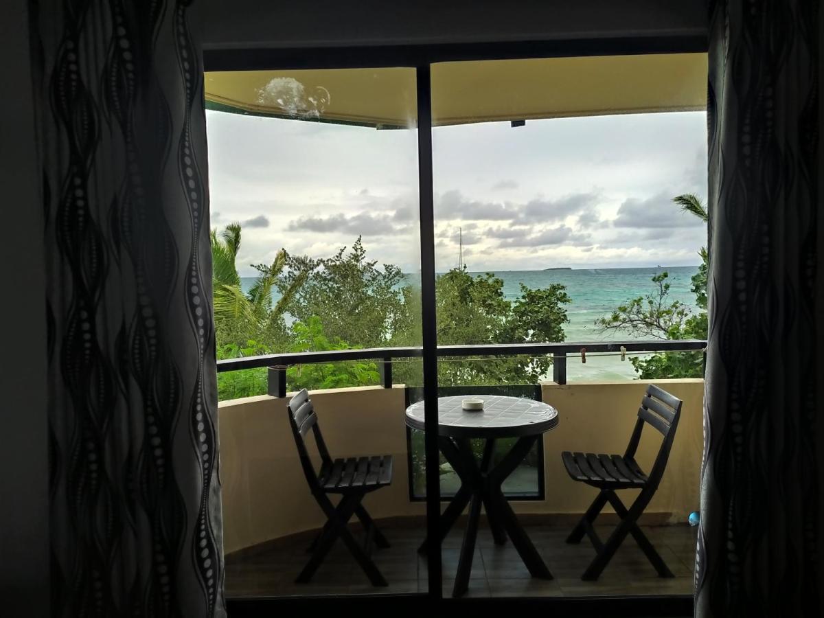 Crown Beach Hotel-Private Bikini Beach Диффуши Экстерьер фото