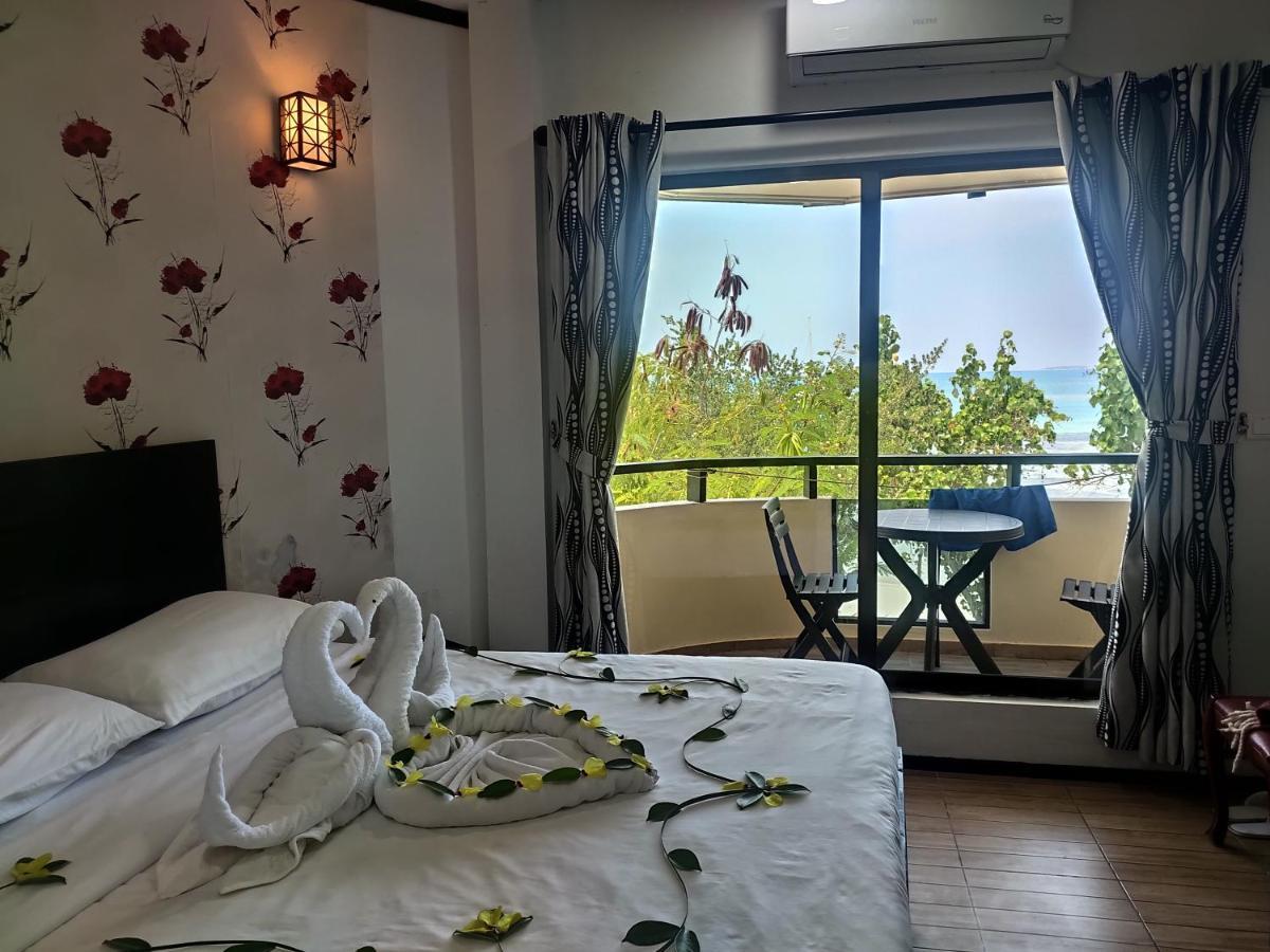 Crown Beach Hotel-Private Bikini Beach Диффуши Экстерьер фото